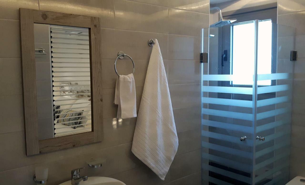Beach House Plakias Bagian luar foto