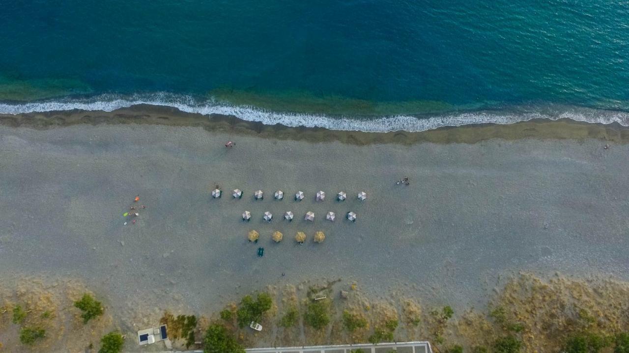 Beach House Plakias Bagian luar foto
